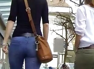 Candid - Sexy Babe Ass In Tight Jeans
