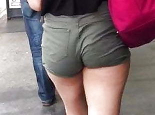 candid voyeur mound in short shorts on bus